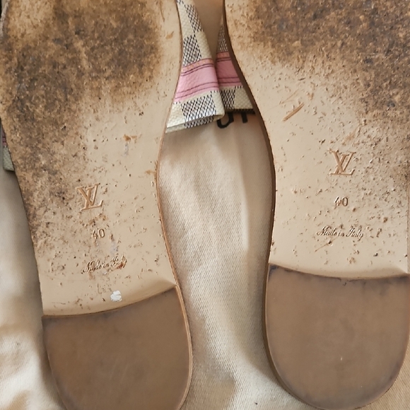 Louis Vuitton Pink and Cream Sandals with Open-Toe Design - Picture 2 of 3